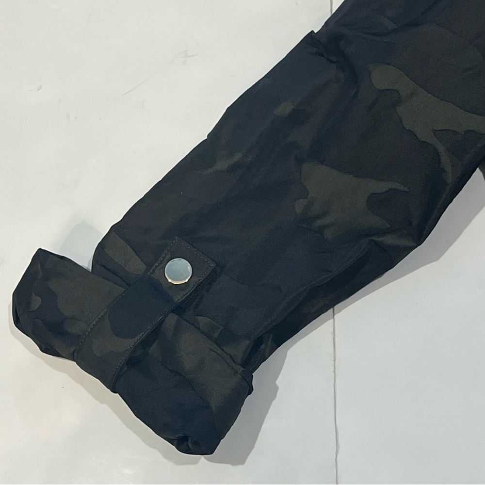 Chico's Zenergy Green Anorak Camo Embossed Full Zip Jacket With Hood Size 8/10 - Picture 7 of 16